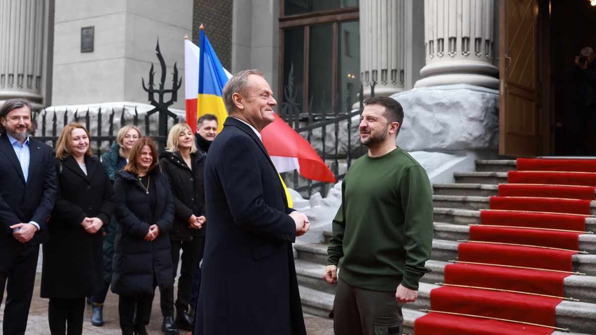 Tusk vyrazil do Kyjeva, Fico zůstane jen na hranicích